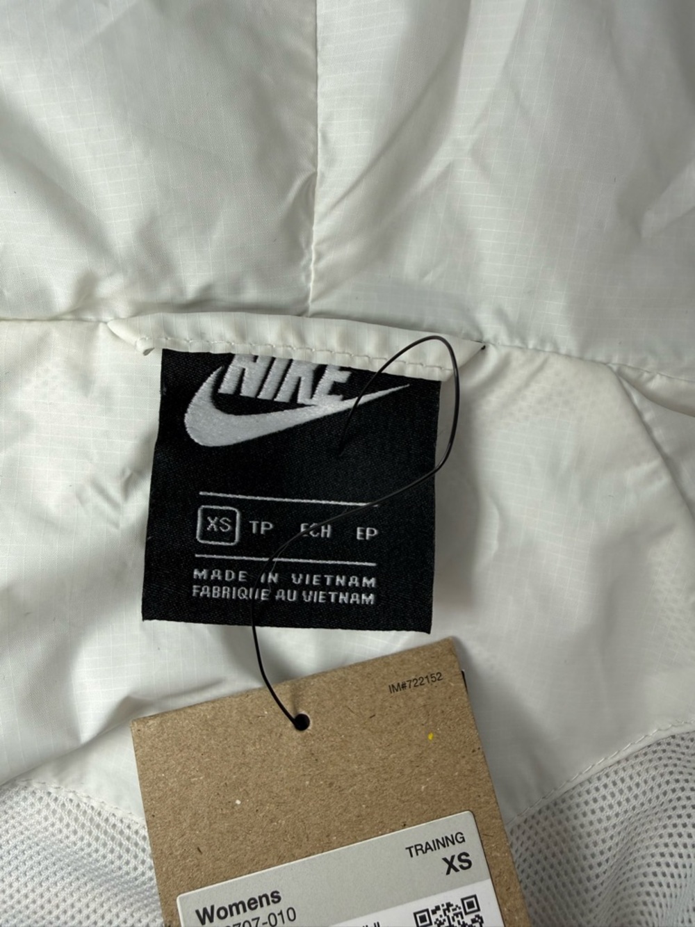 NWT Nike Women's Sportswear Windrunner Black/White Hooded Jacket Size XS - Picture 8 of 11
